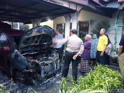 Mobil Pengurus Lembaga Adat Melayu Pekanbaru Dibakar OTK
