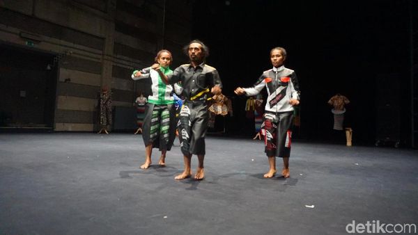 Aksi Seniman Papua Darlene Litaay yang Memukau di Belgia