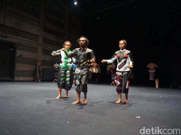 Aksi Seniman Papua Darlene Litaay yang Memukau di Belgia