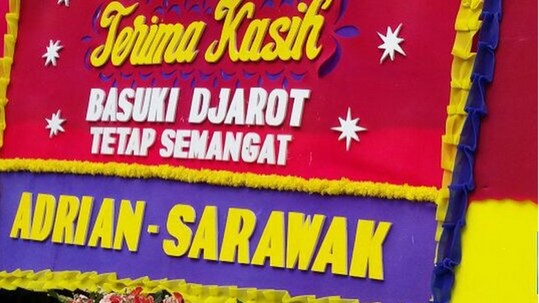 Foto: Karangan Bunga Terakhir untuk Ahok-Djarot