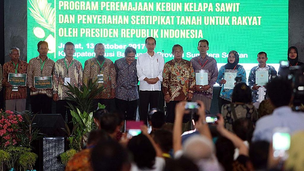 Jokowi Hadiri Program Peremajaan Kebun Kelapa Sawit Jokowi Hadiri Program Peremajaan Kebun Kelapa Sawit