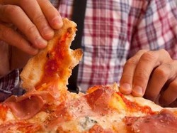 Makan Pizza Setiap Hari, Pria Ini Buktikan Diet Tetap Sukses