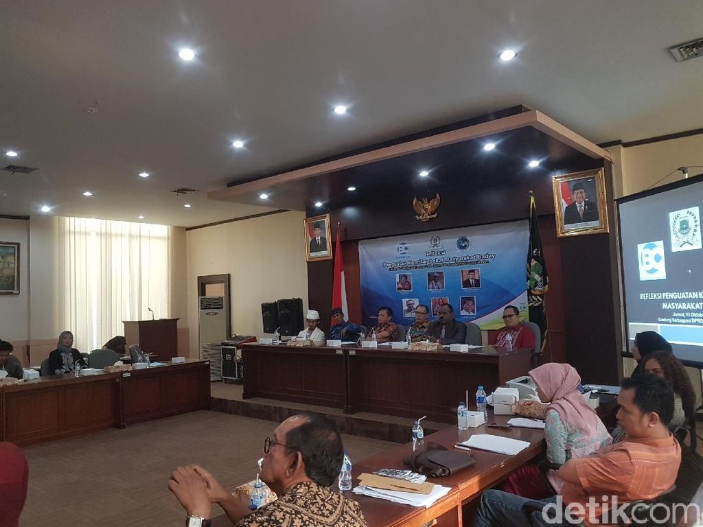Identitas Agama di KTP Masih Jadi Masalah bagi Warga Baduy Identitas Agama di KTP Masih Jadi Masalah bagi Warga Baduy