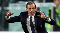 Massimiliano Allegri berhasil membungkam keraguan setelah menjadi pelatih Juventus di 2014. Bianconeri dibawanya menjuarai tiga Scudetto dan Coppa Italia serta dua kali maju ke final Liga Champions dalam tiga musim. (Foto: Gabriele Maltinti/Getty Images)