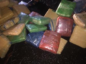 Polisi Tangkap 3 Kurir Narkoba di Tangerang, Sita 300 Kg Ganja Polisi Tangkap 3 Kurir Narkoba di Tangerang, Sita 300 Kg Ganja