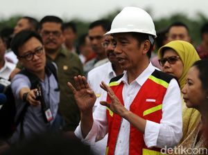 Soal Bayar Tol Non Tunai, Jokowi: Masa Mau Cash Terus Soal Bayar Tol Non Tunai, Jokowi: Masa Mau Cash Terus