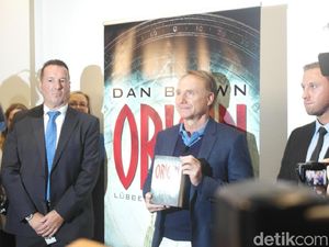 Dan Brown Buka-bukaan di Frankfurt Book Fair 2017