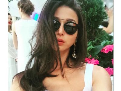 Model Cantik Ukraina yang Bikin Pendiri WhatsApp Meleleh