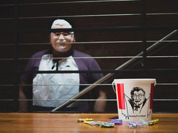 Sambut Halloween, KFC Hadirkan Kostum Pesta A la Colonel Sanders
