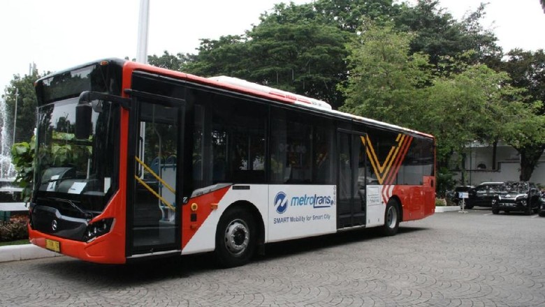 Bisa Tidak ya Bus Transjakarta Pakai Tenaga Listrik? Bisa Tidak ya Bus Transjakarta Pakai Tenaga Listrik?