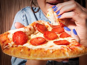 Konsumsi Pizza Beku Bisa Sebabkan Hipertensi? Ini Kata Ahli