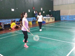 Serunya Grace Adu Bulutangkis Lawan Bakal Caleg PSI Smash 100 Watt