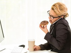 Makan Siang Tinggi Lemak, Pegawai Kantoran Rentan Terserang Penyakit Ini