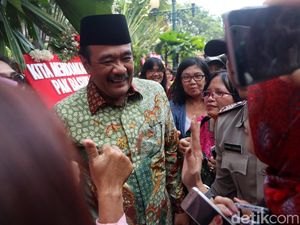Barang Pribadi Djarot Mulai Dikemasi dari Rumah Dinas