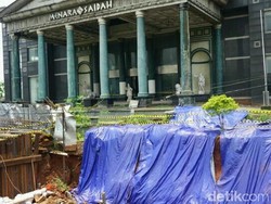 Longsor di Depan Menara Saidah karena Galian Konstruksi LRT