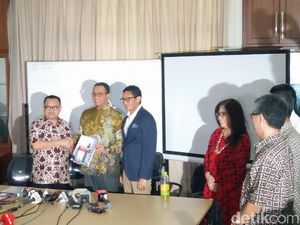 Sudirman Said Serahkan Hasil Kerja Tim Sinkronisasi ke Anies-Sandi