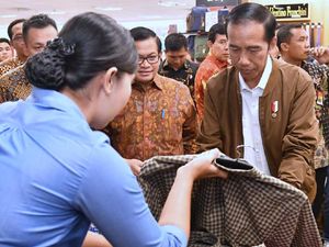 Membangun Ekonomi Kerakyatan Membangun Ekonomi Kerakyatan