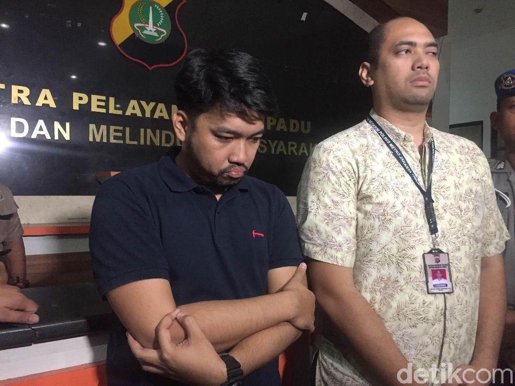 Perkelahian Anggota TNI vs Pemobil Diawali Suap-suapan di Mobil Perkelahian Anggota TNI vs Pemobil Diawali Suap-suapan di Mobil