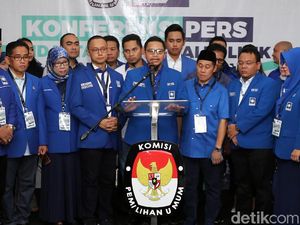 Hanafi Rais: Ketum PAN Sudah Beberapa Kali Ketemu Jokowi Hanafi Rais: Ketum PAN Sudah Beberapa Kali Ketemu Jokowi