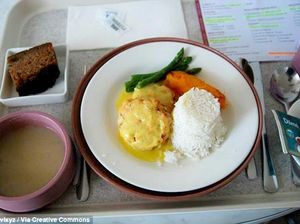 Karantina di Wisma Atlet, Netizen Ini Curhat Dapat Menu Tak Layak Tiap Hari Karantina di Wisma Atlet, Netizen Ini Curhat Dapat Menu Tak Layak Tiap Hari