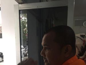 Kejati Riau Tahan 2 Tersangka Korupsi Lampu Jalan Rp 1,3 Miliar Kejati Riau Tahan 2 Tersangka Korupsi Lampu Jalan Rp 1,3 Miliar
