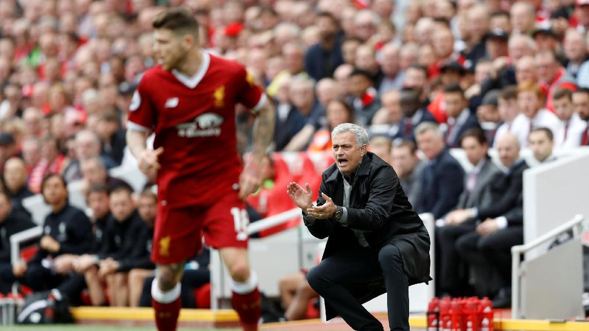 Jose Mourinho dalam lawatan MU ke Anfield markas Liverpool (Foto: Carl Recine/Reuters)