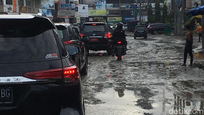 Jokowi ke Walkot Medan: Benahi Jalan atau Saya Duluan Kerjakan!