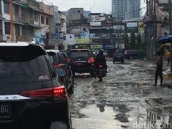 Jokowi ke Walkot Medan: Benahi Jalan atau Saya Duluan Kerjakan!