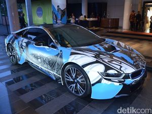 Bodi Mobil BMW i8 Dihiasi Seni Mural Darbotz