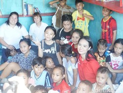 Pasar Pustaka, Potret Anak-anak Kurang Beruntung yang Semangat Belajar