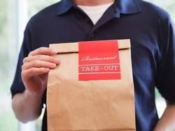 Telat Kirim Makanan, Pengantar Ini Malah Pukul Konsumen Wanita Sampai Berdarah