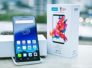 Unboxing Ponsel Jagoan Selfie Vivo V7+
