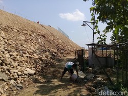 Lahan Dirusak Proyek Tol Kertosono-Ngawi, Warga Ancam Lapor Polisi