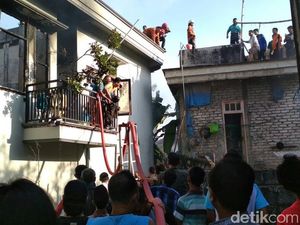 Rumah dan Gudang di Lamongan Terbakar, Kerugian Ditaksir Rp 5 M