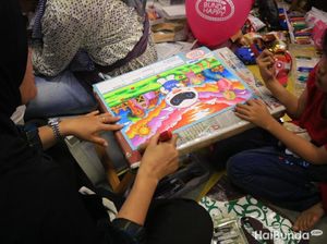 Meriah! Kolaborasi Bunda dan si Kecil Saat Ikut Lomba Mewarnai Meriah! Kolaborasi Bunda dan si Kecil Saat Ikut Lomba Mewarnai