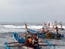 Ombak Samudera Hindia Capai 6 Meter, Ini Imbauan BMKG Cilacap