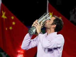 Kalahkan Nadal Straight Set, Federer Juarai Shanghai Masters