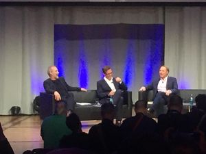 Jumpa Fans di Jerman, Dan Brown Ngaku Tak Paham Seni Modern