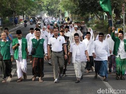 Kapolres Malang Ajak Kyai dan Ribuan Santri Jalan Sehat