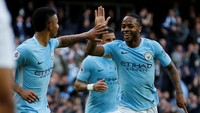 Hanya berselang dua menit, Raheem Sterling menjebol gawang Stoke dan memperbesar keunggulan City menjadi 2-0. Foto: Andrew Yates/Reuters