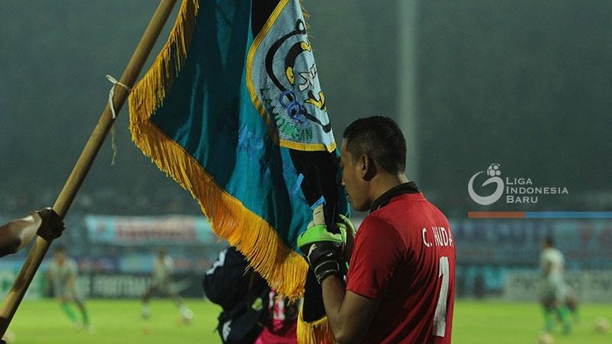 Kiper Persela Choirul Huda dalam sebuah laga (Foto: dok: Liga-Indonesia.id)