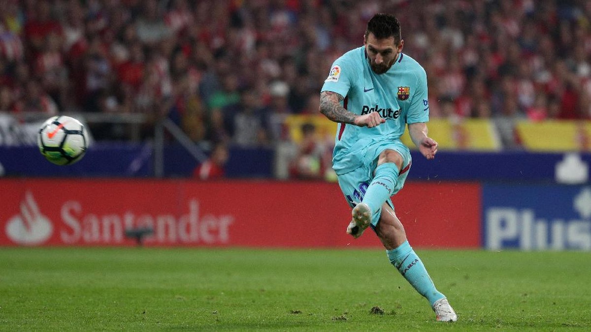 Sudah enam kali upaya Lionel Messi untuk mencetak gol digagalkan tiang gawang di musim ini (Foto: Sergio Perez/Reuters)