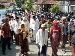 Rapat Khofifah dengan Para Kiai Jatim Soal Pilgub Berlangsung Tertutup