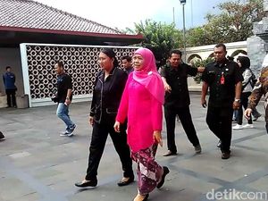 Khofifah Tampik Ziarah ke Makam Bung Karno Terkait Pilgub Jatim