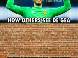 Liverpool juga dibawa-bawa. Performa De Gea seperti laga semalam juga pernah membuat The Reds frustrasi. (Foto: istimewa)
