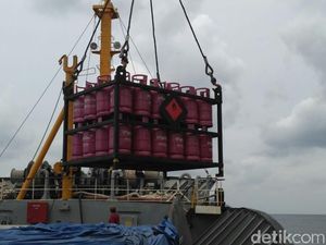 Kapal Tol Laut Bawa LPG Tiba di Natuna