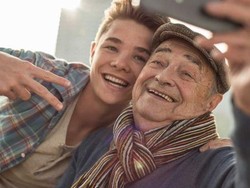 Beda Generasi Ternyata Beda Cara Pandang Terhadap Ponsel