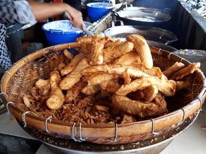 Mantap! Pisang Goreng Tanduk Mpo Nur Berukuran Jumbo
