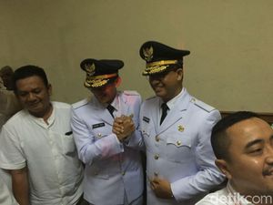 Anies-Sandi dan Kekuasaan yang Menolong Anies-Sandi dan Kekuasaan yang Menolong