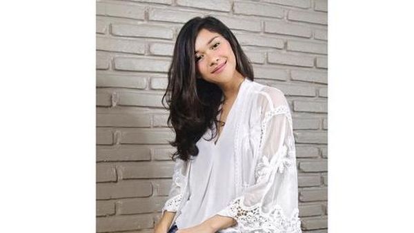 Lihat Foto Nana Mirdad, Bikin Adem